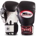 Перчатки боксерские кожаные TWIN CLASSIC 0269 10-16 унций цвета в ассортименте